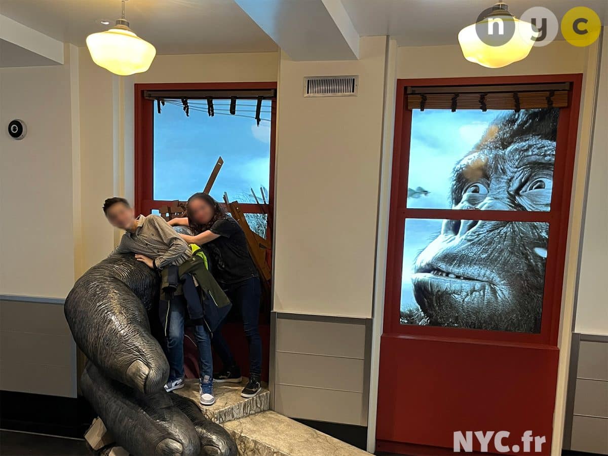 Entertainment with Donkey Kong at the Empire State Building