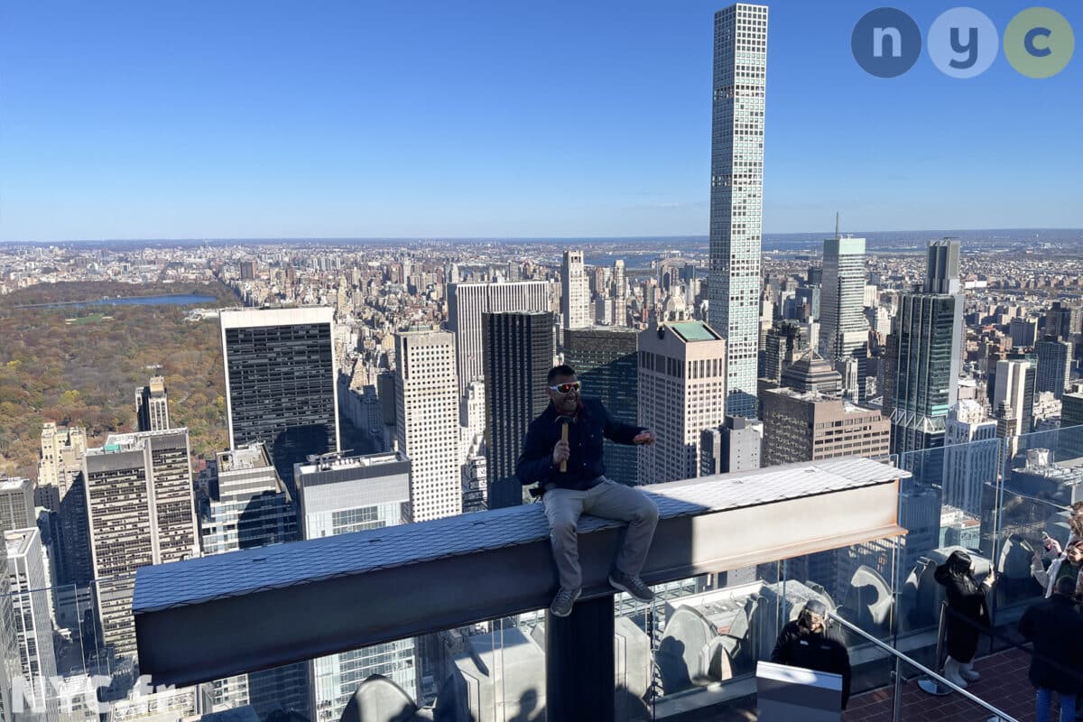 The Beam al Top of the Rock