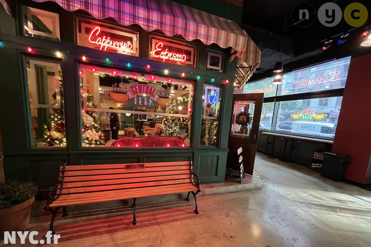 La caffetteria Central Perk è aperta al pubblico per un aperitivo