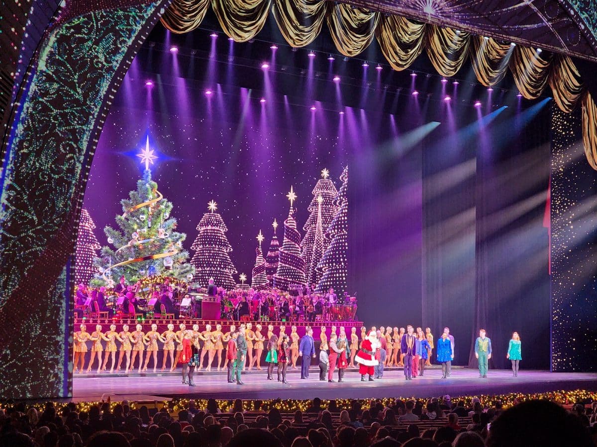 show rockettes christmas new york